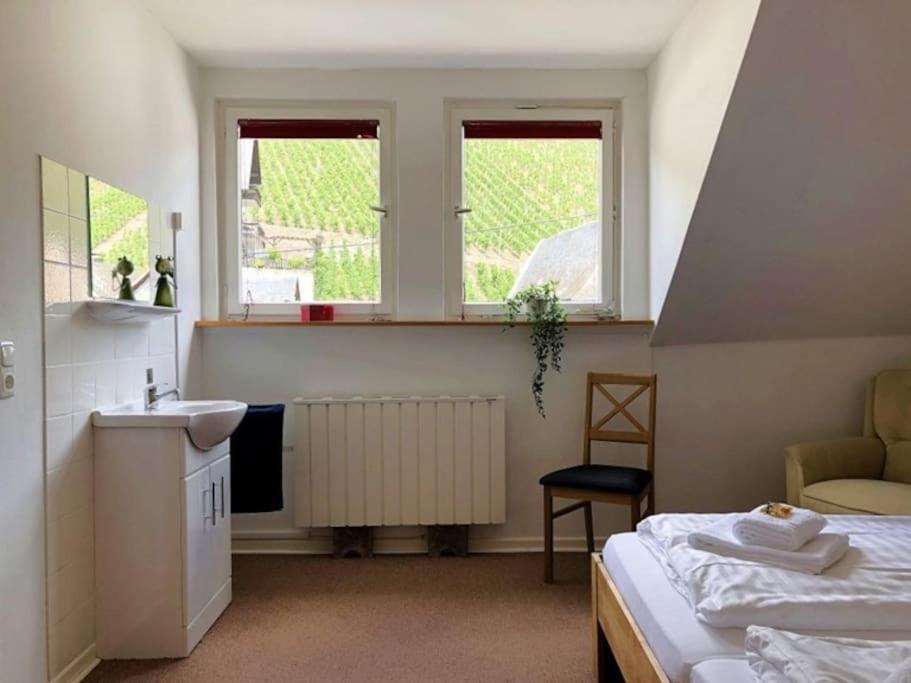 Ferienhaus Schwanennest Zell an der Mosel Exterior photo